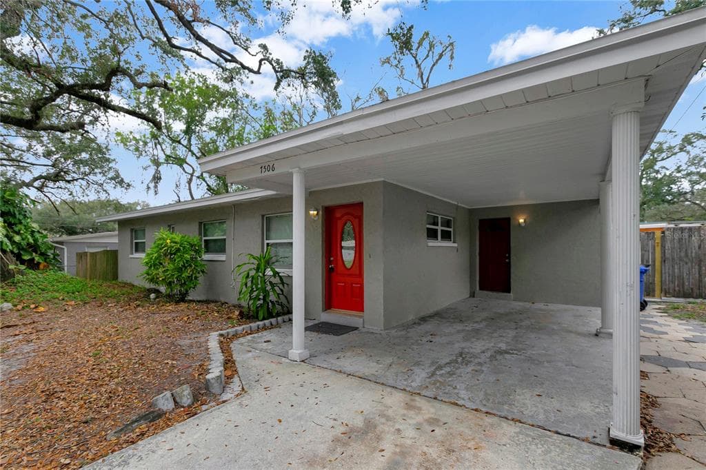 7506 CORAL VINE LANE TAMPA, FL 33619