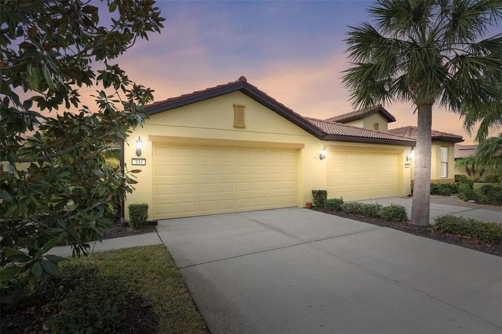 334 MYSTIC FALLS DRIVE APOLLO BEACH, FL 33572