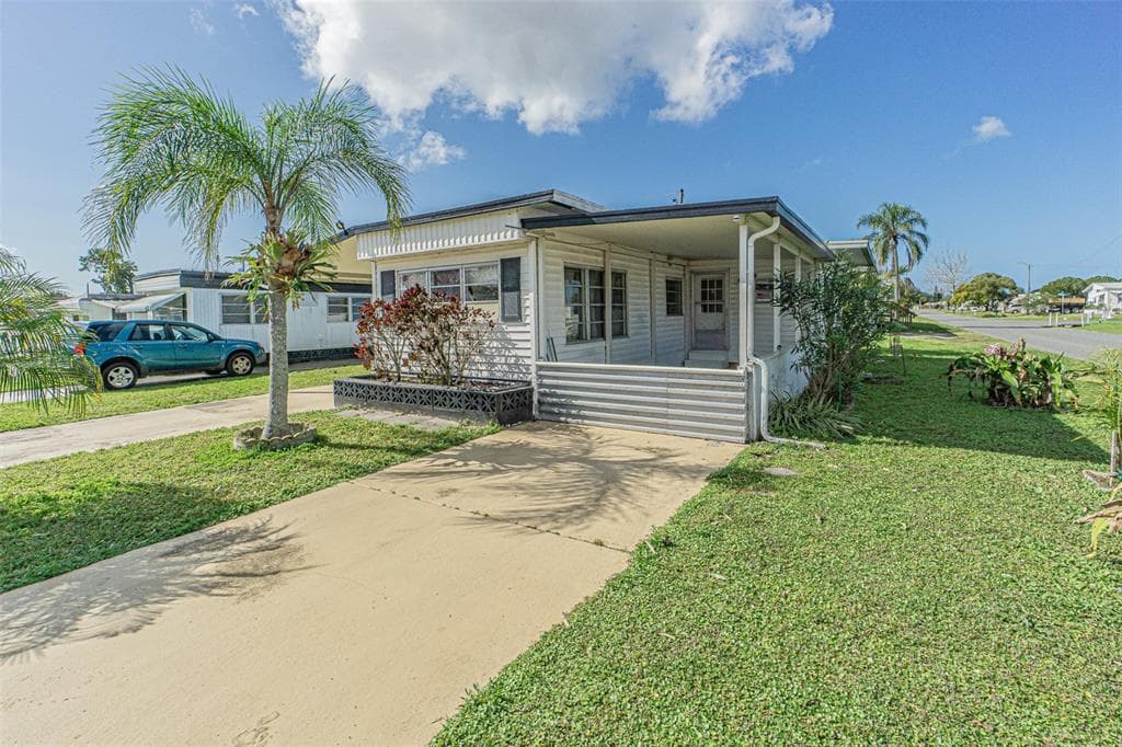 2143 LULLABY DRIVE HOLIDAY, FL 34691