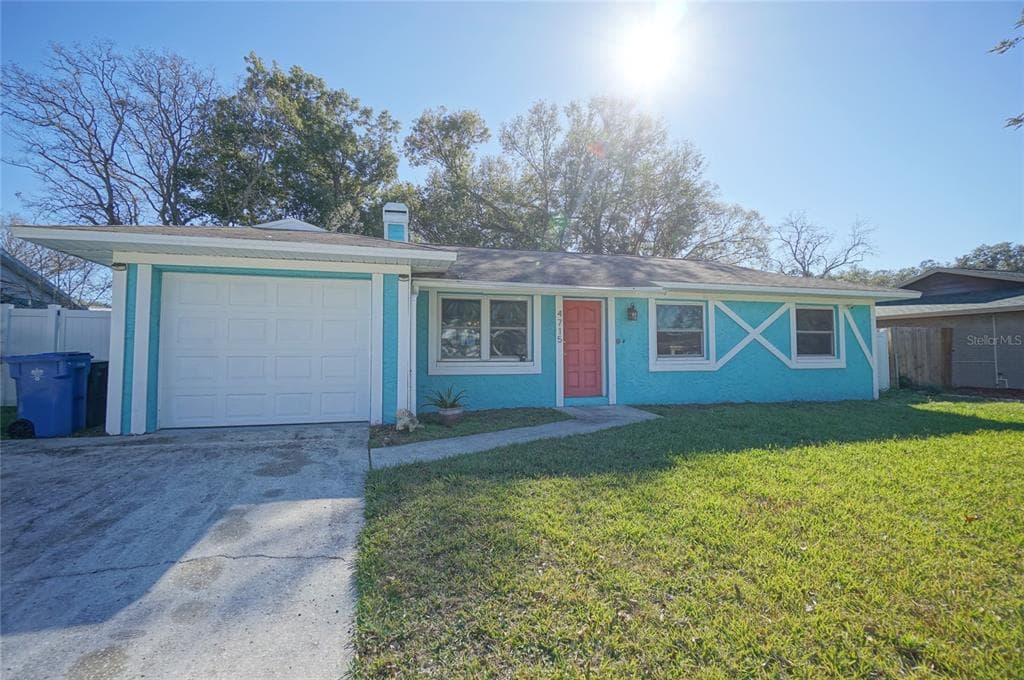4715 PRESIDENTIAL STREET SEFFNER, FL 33584