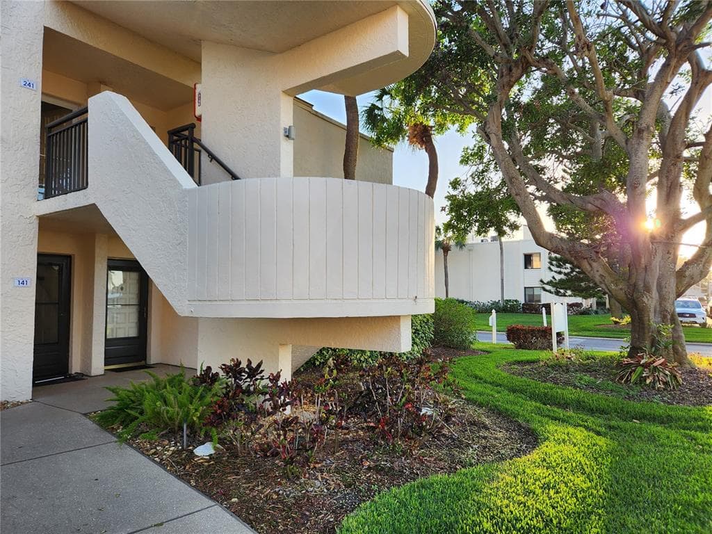 5642 PUERTA DEL SOL BOULEVARD S UNIT 142 ST PETERSBURG, FL 33715