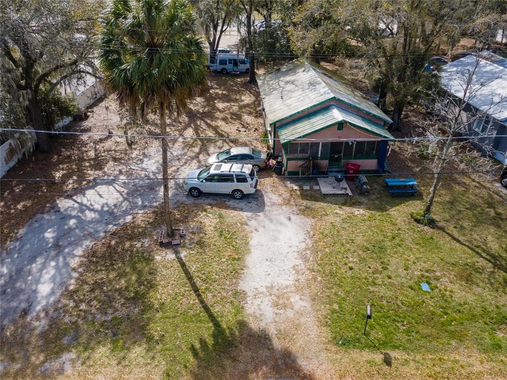 1801 W PALMETTO AVENUE PLANT CITY, FL 33563