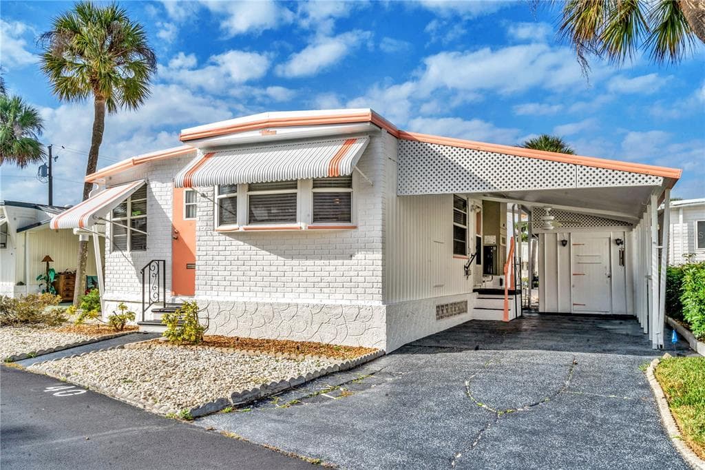 4851 W GANDY BOULEVARD UNIT B13L40 TAMPA, FL 33611