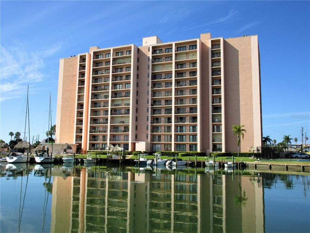 51 ISLAND WAY UNIT 909 CLEARWATER, FL 33767