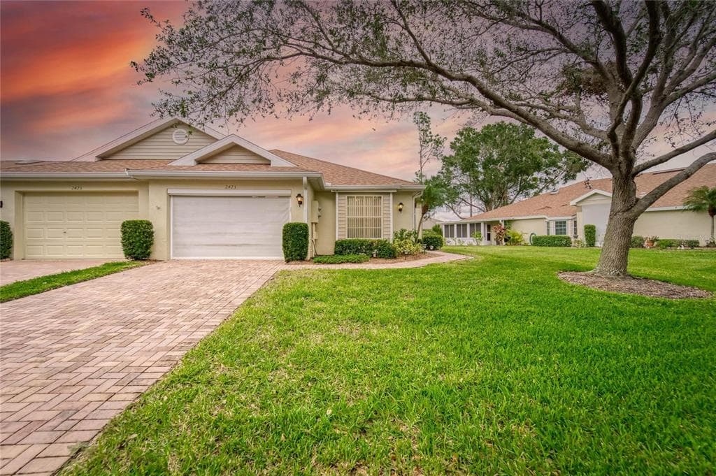 2423 NEW HAVEN CIRCLE UNIT 67 SUN CITY CENTER, FL 33573