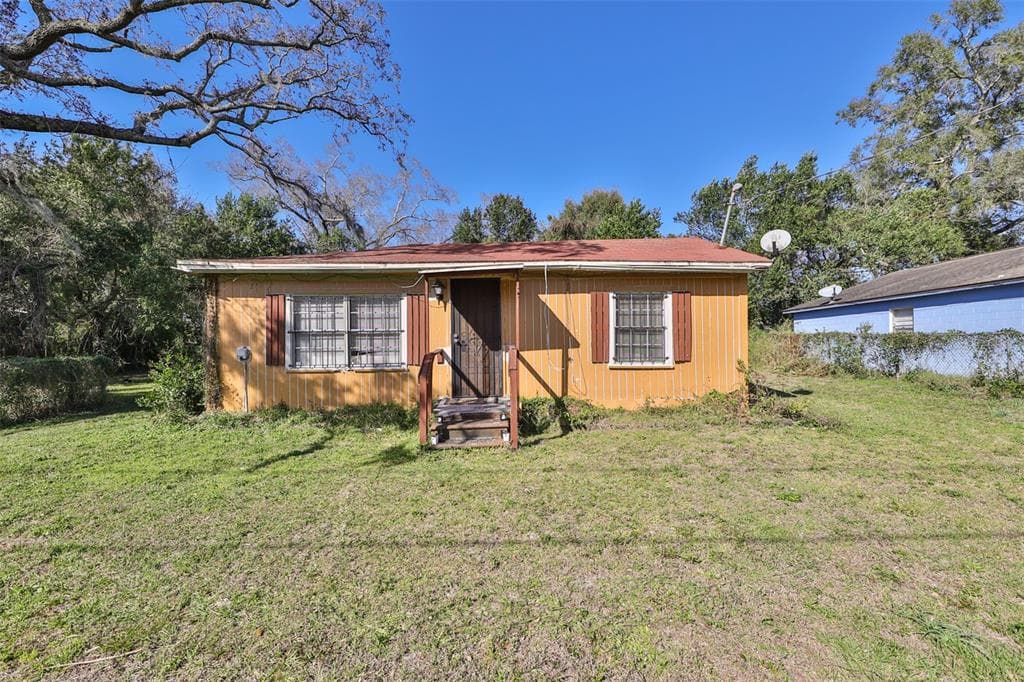 2010 E WOOD STREET TAMPA, FL 33604
