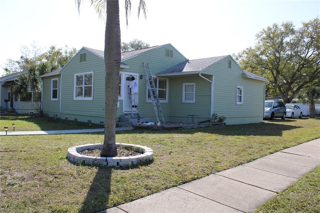 604 39TH AVENUE NE ST PETERSBURG, FL 33703