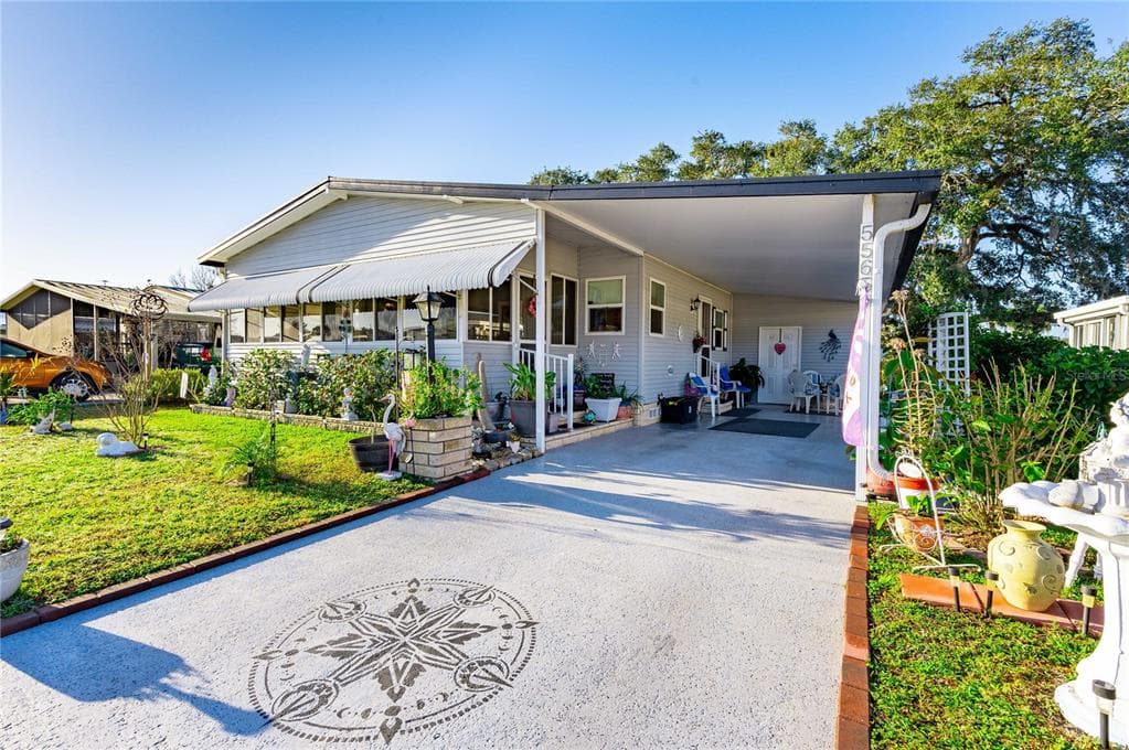 5565 CAPRICE WAY ZEPHYRHILLS, FL 33541