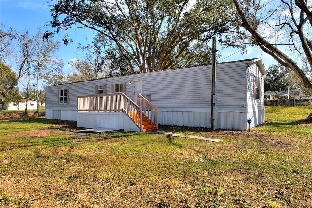 1825 RUBY STREET LAKELAND, FL 33815