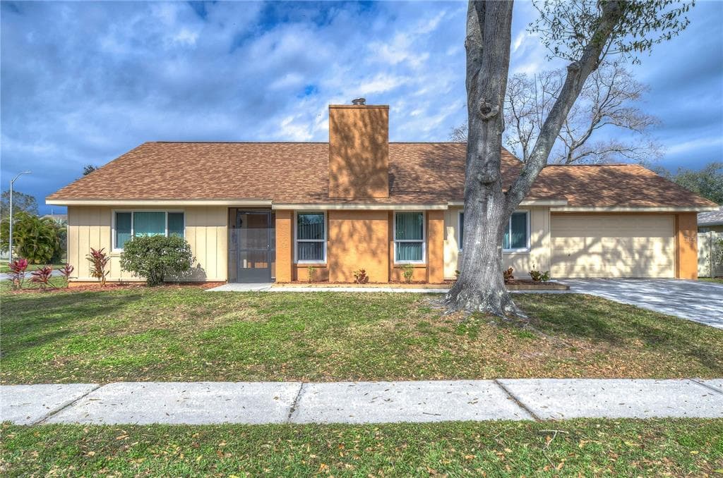 3241 CULLENDALE DRIVE TAMPA, FL 33618