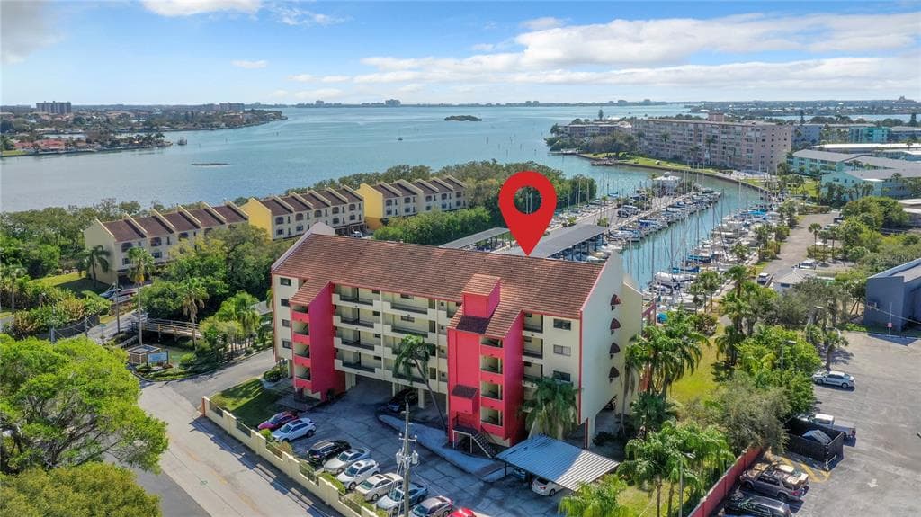 1750 HARBOR PLACE S UNIT 202 SOUTH PASADENA, FL 33707