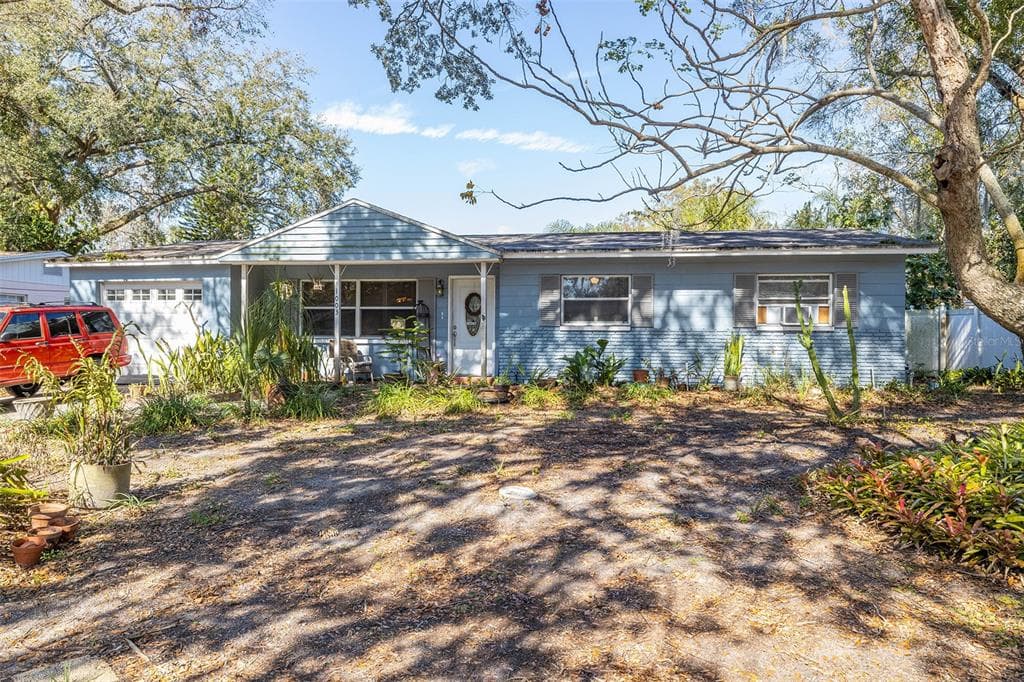 1003 HARDY DRIVE TAMPA, FL 33613