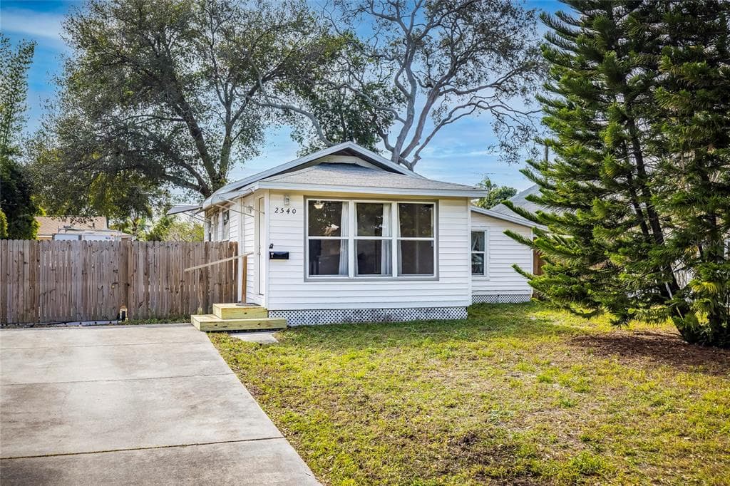 2540 18TH AVENUE N ST PETERSBURG, FL 33713