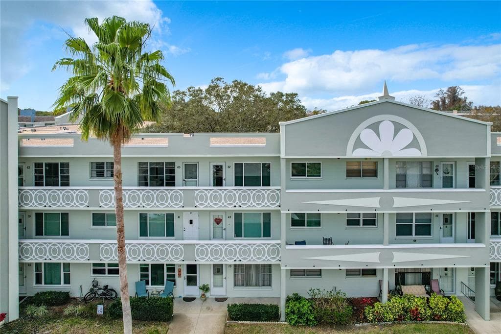 2257 WORLD PARKWAY BOULEVARD W UNIT 67 CLEARWATER, FL 33763