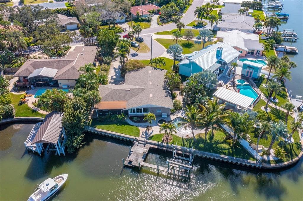 6808 SEA GULL DRIVE S ST PETERSBURG, FL 33707
