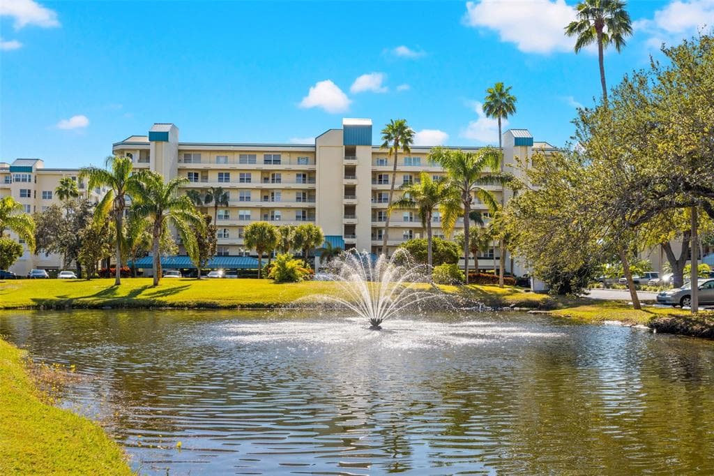 7882 SAILBOAT KEY BOULEVARD S UNIT 207 SOUTH PASADENA, FL 33707