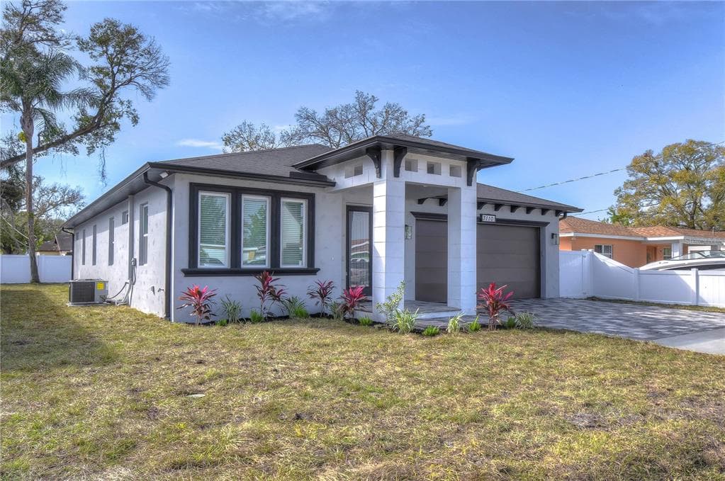 3110 BRADDOCK TAMPA, FL 33607