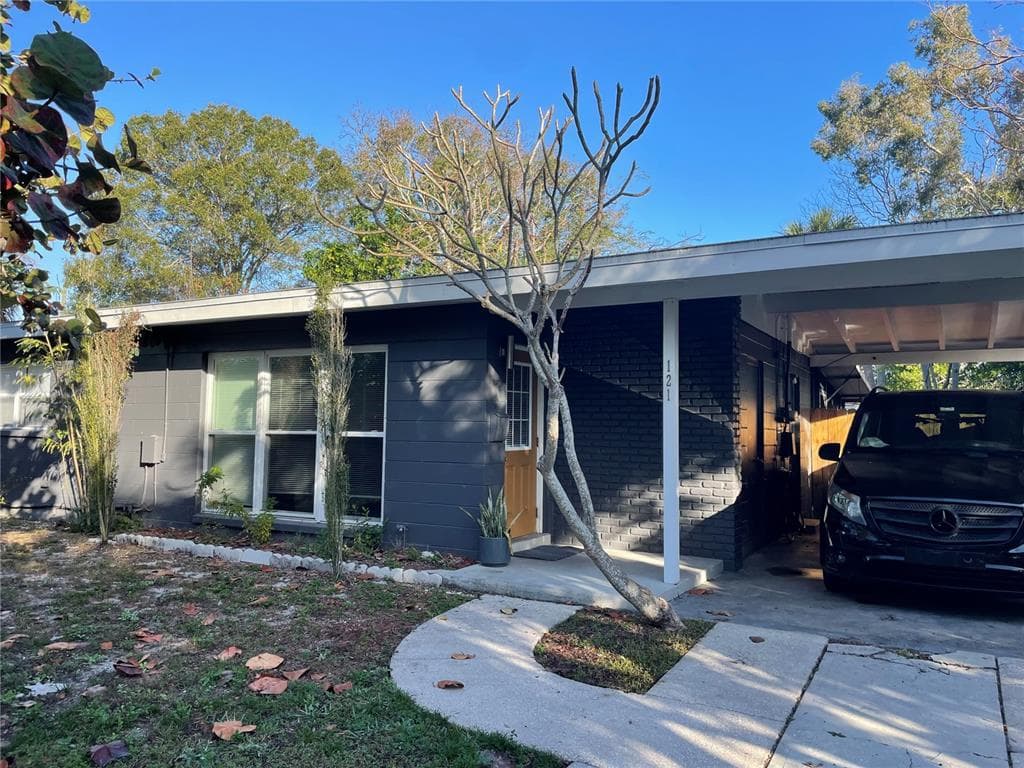 121 40TH AVENUE SE ST PETERSBURG, FL 33705