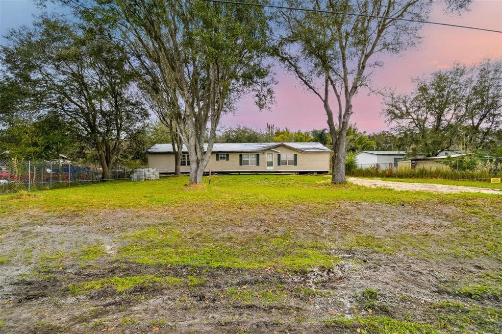 743 SADDLEWOOD BOULEVARD LAKELAND, FL 33809
