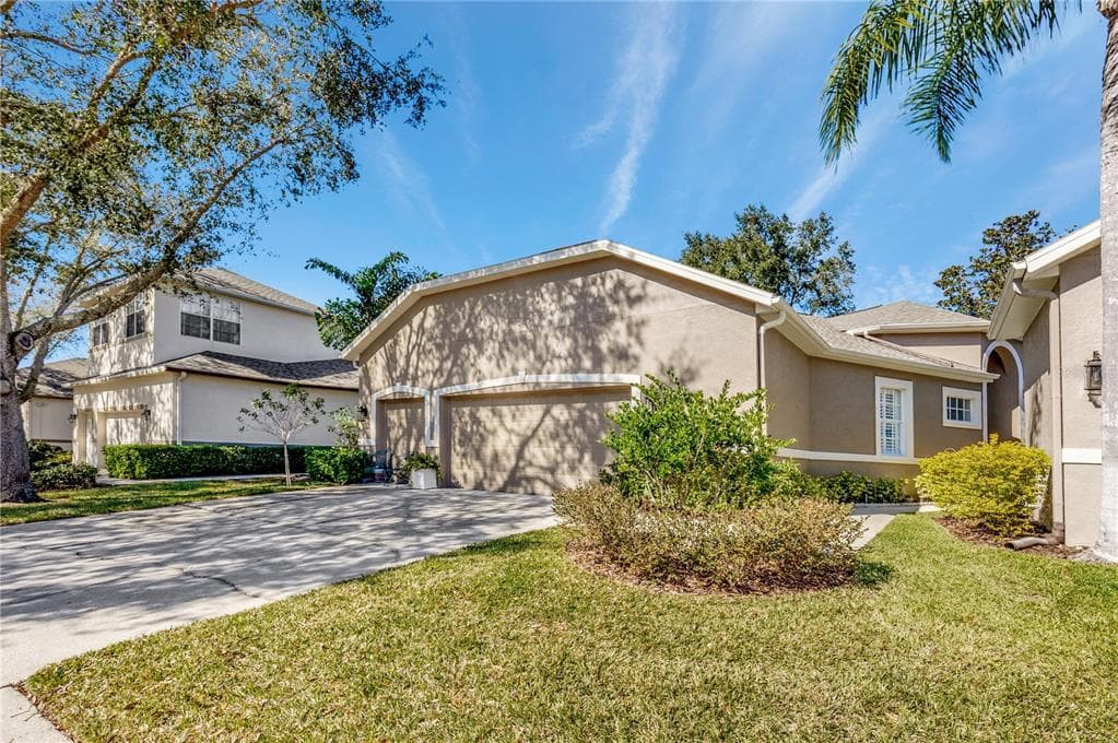 5215 FAIRWAY ONE DRIVE VALRICO, FL 33596