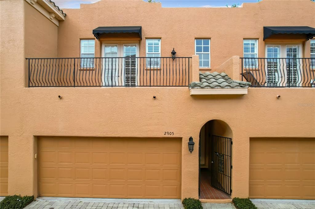 2905 HANSEN MANOR LANE TAMPA, FL 33611