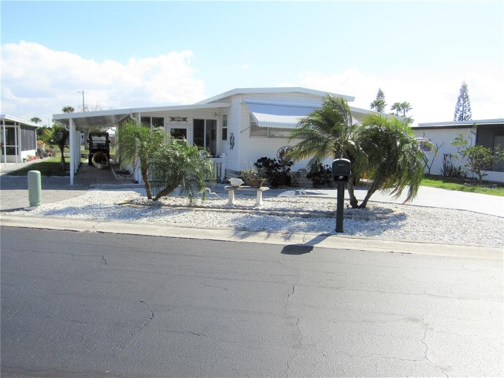 128 S SAINT THOMAS CIRCLE APOLLO BEACH, FL 33572