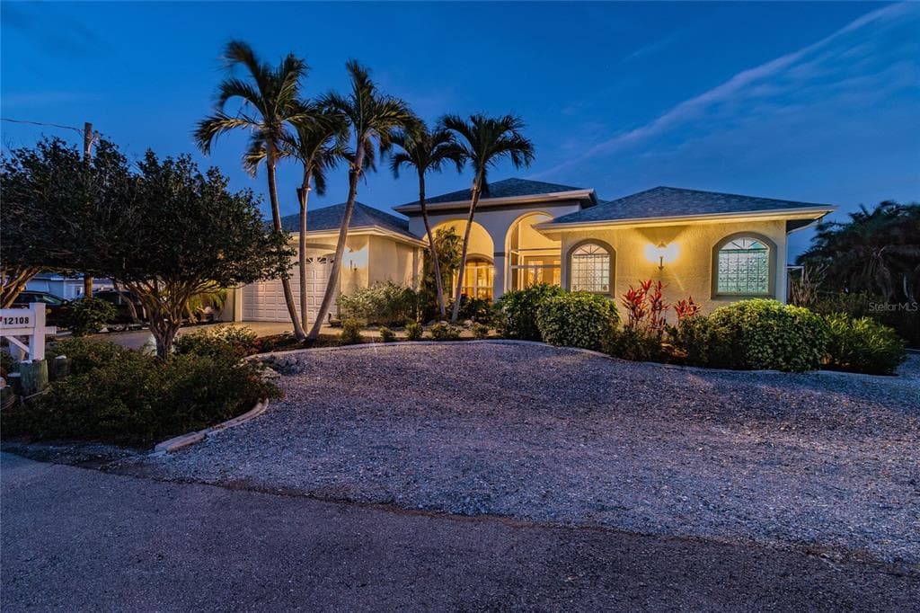 12108 BOAT SHELL DRIVE