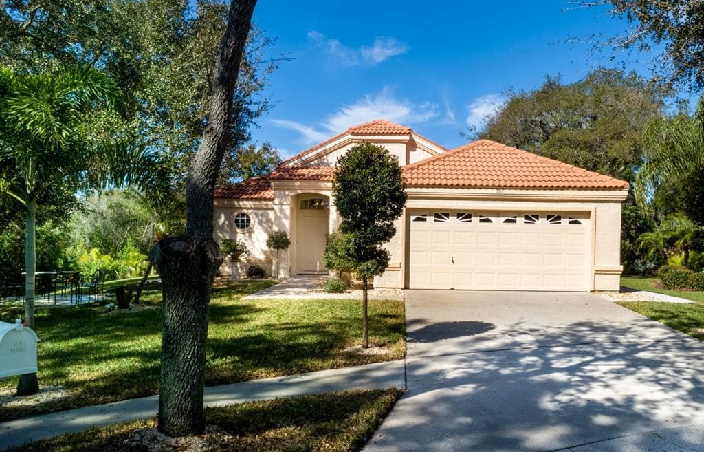 701 LIGHTHOUSE DRIVE TARPON SPRINGS, FL 34689