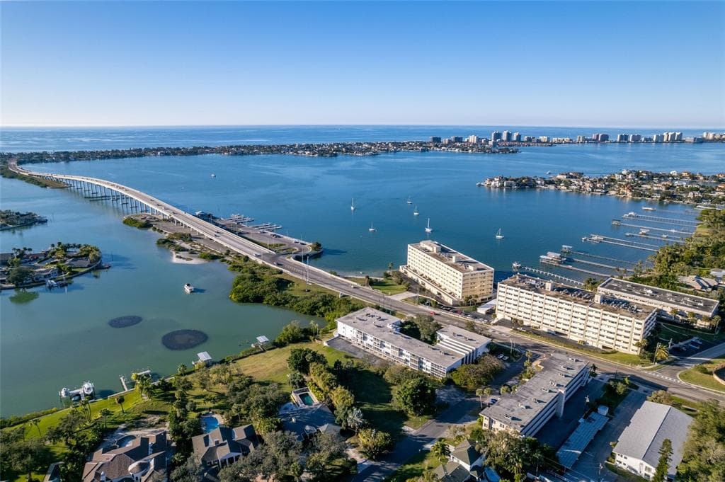 50 HARBOR VIEW LANE UNIT 19 BELLEAIR BLUFFS, FL 33770
