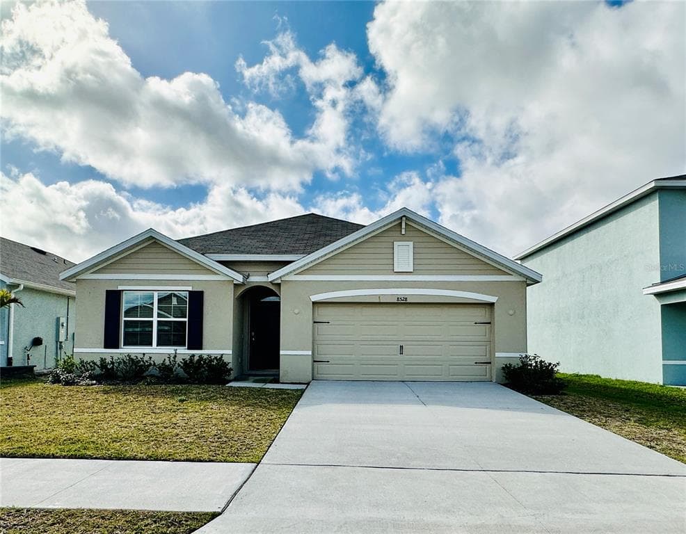 8528 BOWER BASS CIRCLE WESLEY CHAPEL, FL 33545