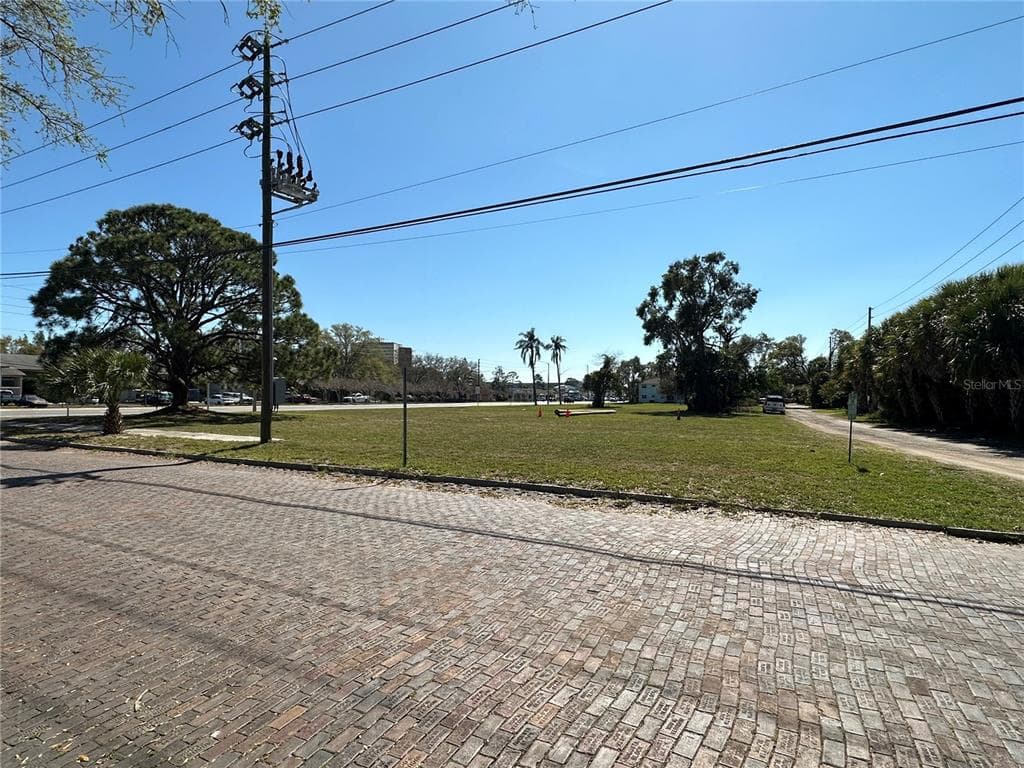 PASADENA AVENUE S