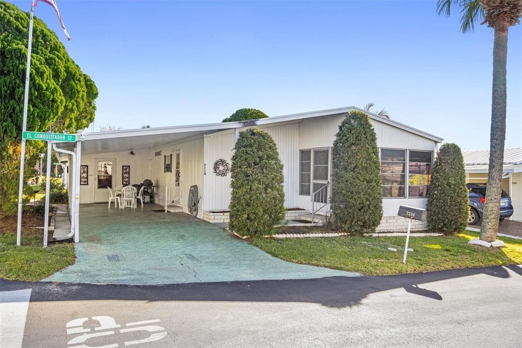 7214 EL CONQUISTADOR STREET ZEPHYRHILLS, FL 33541