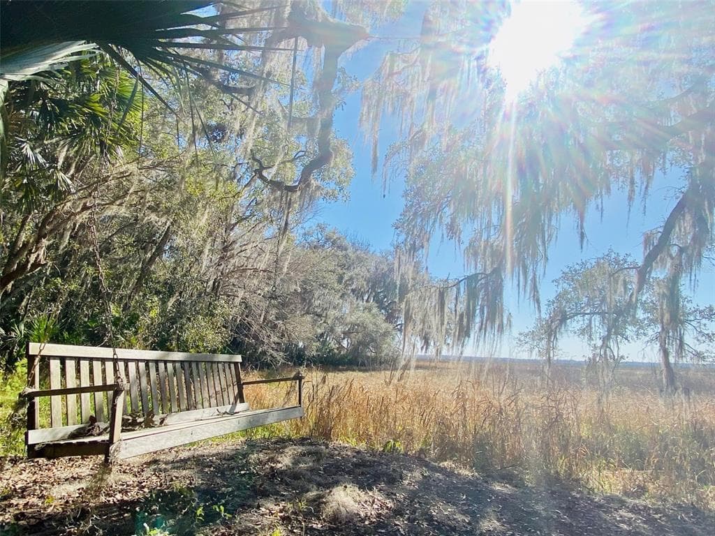 21612 S COUNTY ROAD 325 HAWTHORNE, FL 32640