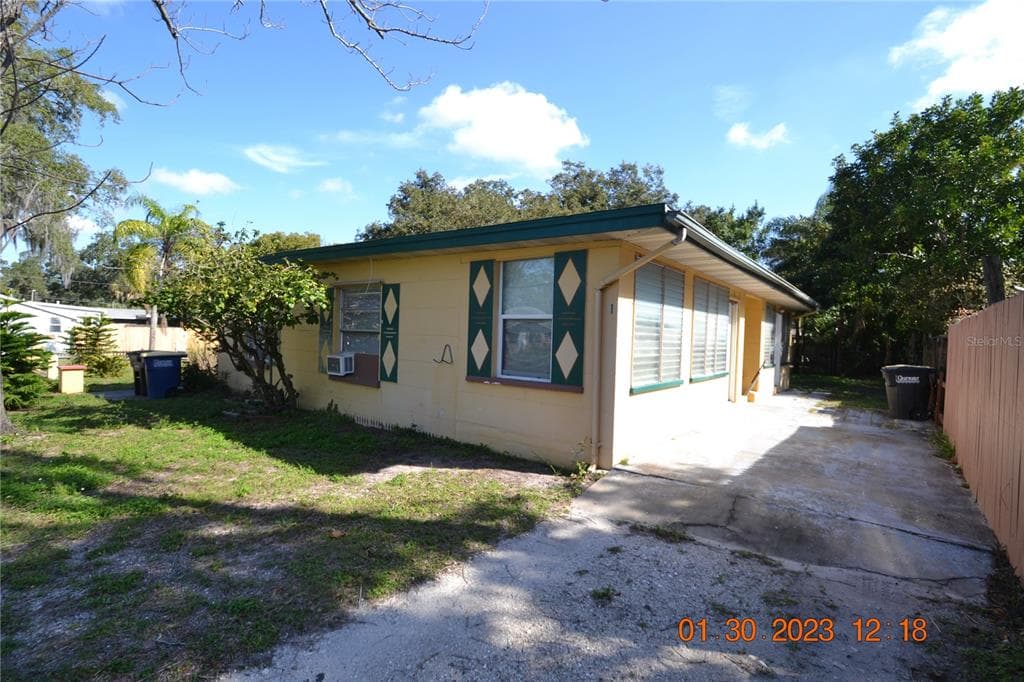 2065 N BETTY LANE UNIT #1 CLEARWATER, FL 33755