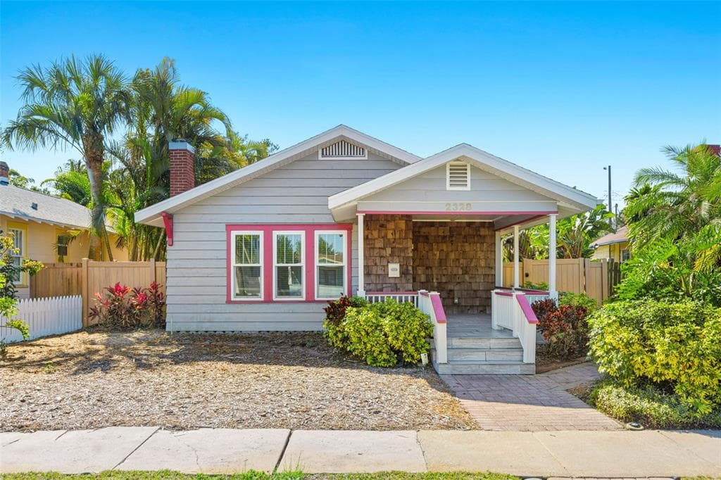 2328 DARTMOUTH AVENUE N ST PETERSBURG, FL 33713