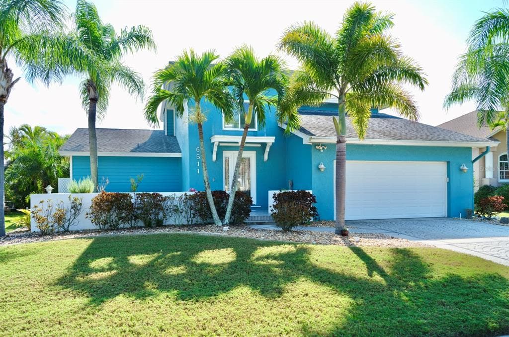6511 SURFSIDE BOULEVARD APOLLO BEACH, FL 33572