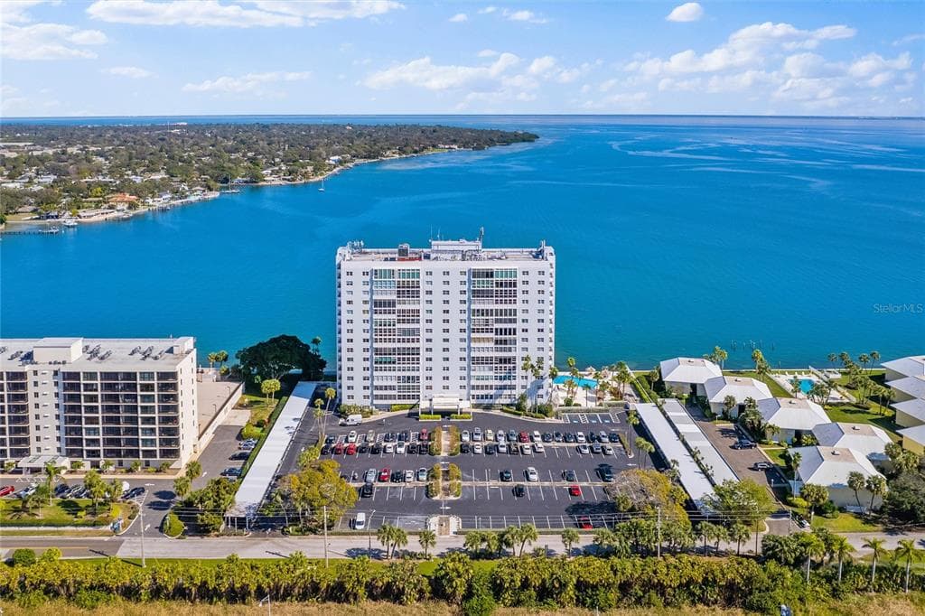 7200 SUNSHINE SKYWAY LANE S UNIT 3D ST PETERSBURG, FL 33711