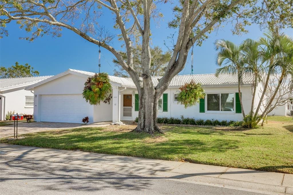 9309 42ND STREET N PINELLAS PARK, FL 33782