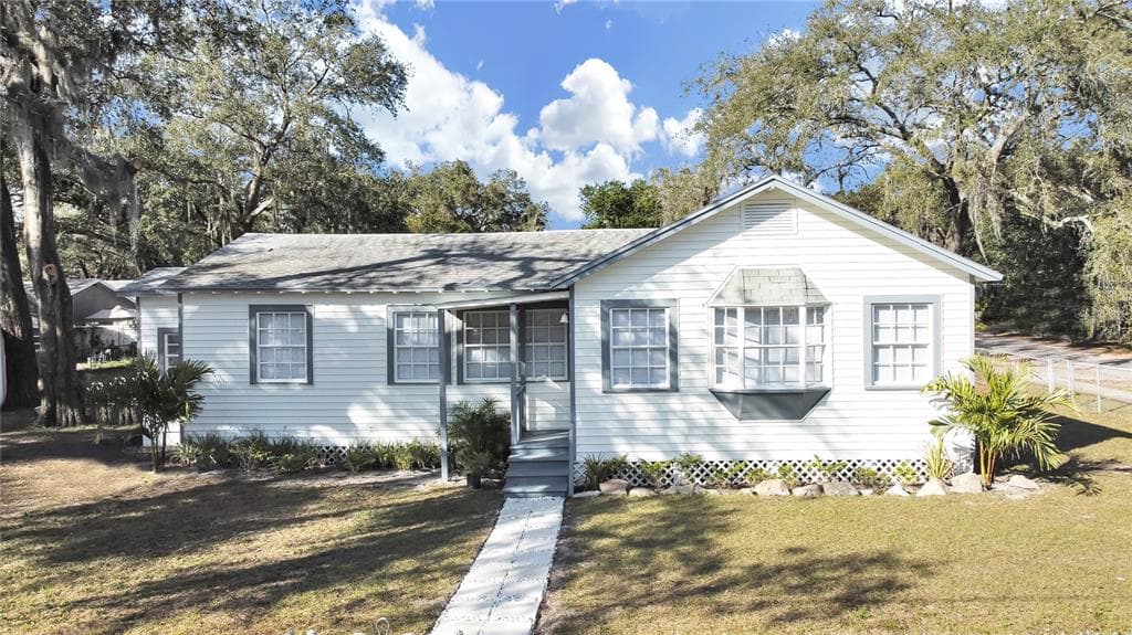 1608 E SITKA STREET TAMPA, FL 33604