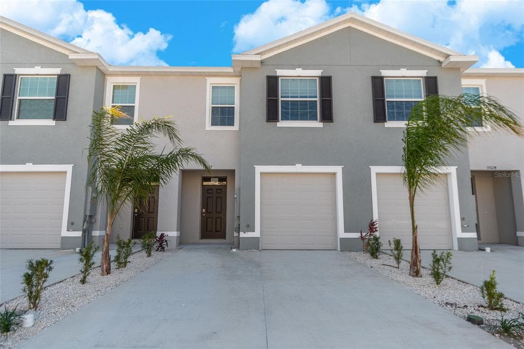 33057 MAJOR OAK DRIVE WESLEY CHAPEL, FL 33545