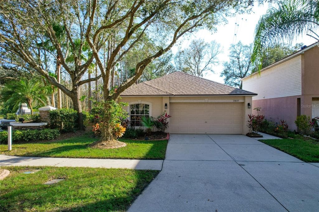 13835 GENTLE WOODS AVENUE RIVERVIEW, FL 33569
