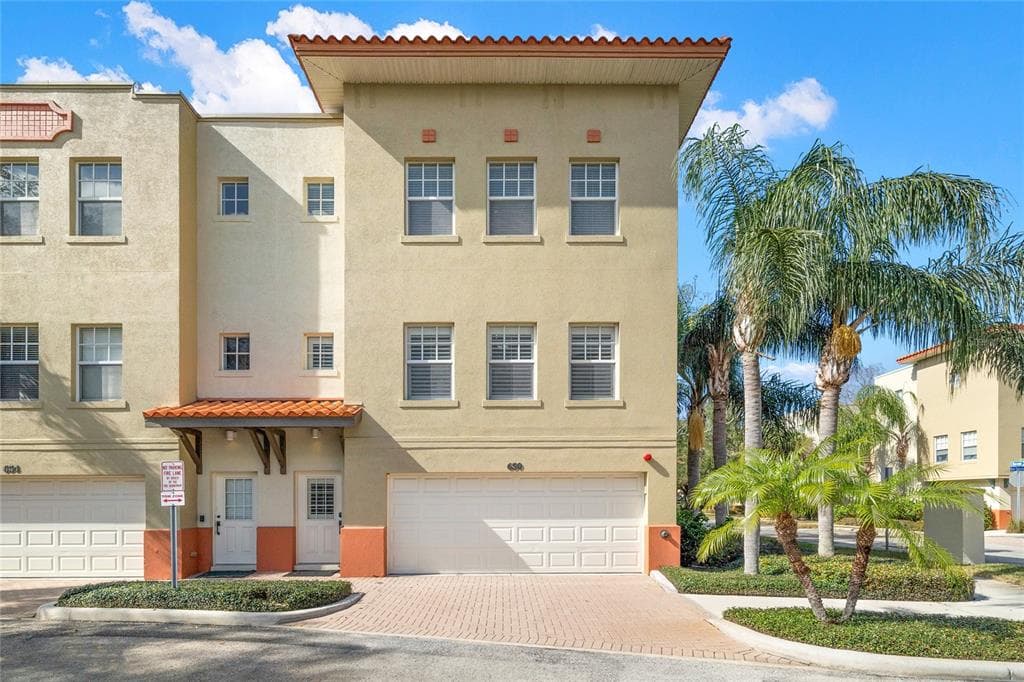 650 SIREN WIND LANE