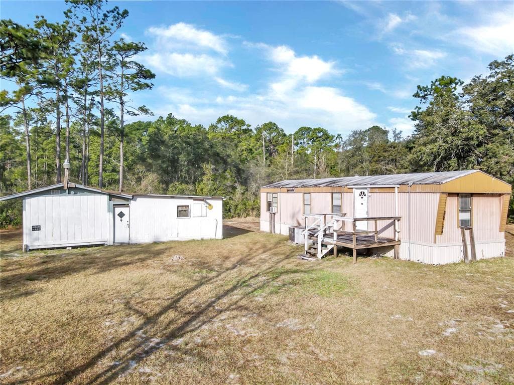 107 SUMMIT ROAD SATSUMA, FL 32189