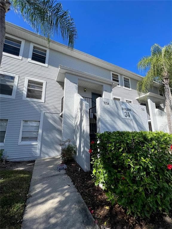 7108 WATERSIDE DRIVE TAMPA, FL 33617