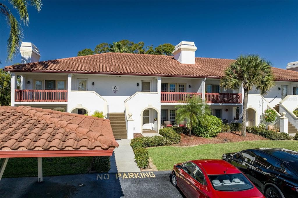 10450 VILLAGE DRIVE UNIT 202 SEMINOLE, FL 33772