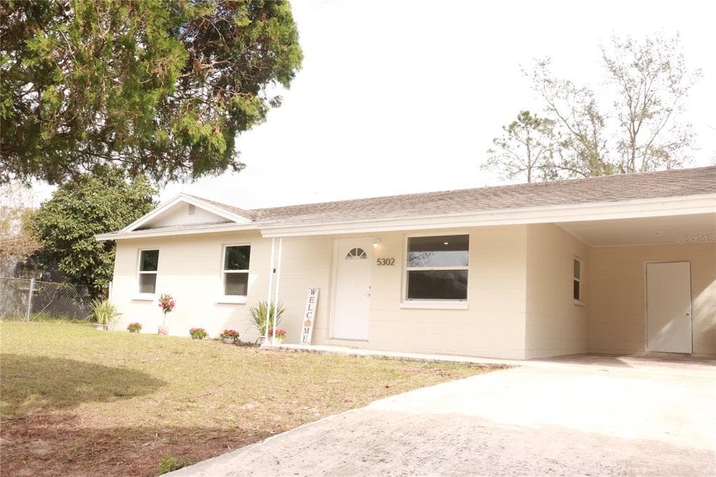 5302 KING STREET ZEPHYRHILLS, FL 33542