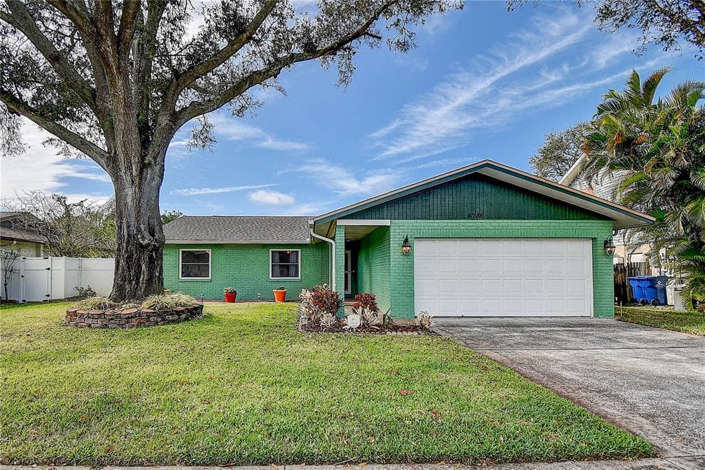 6786 SANDWATER TRAIL N PINELLAS PARK, FL 33781