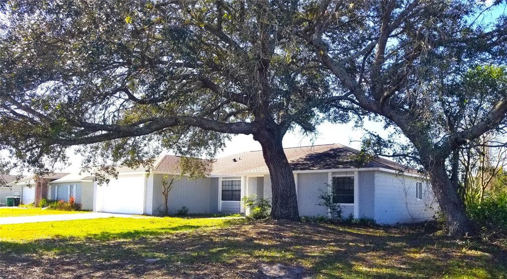 2440 ALBURY AVENUE DELTONA, FL 32738