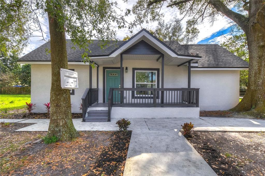 1203 E CHILKOOT AVENUE TAMPA, FL 33612