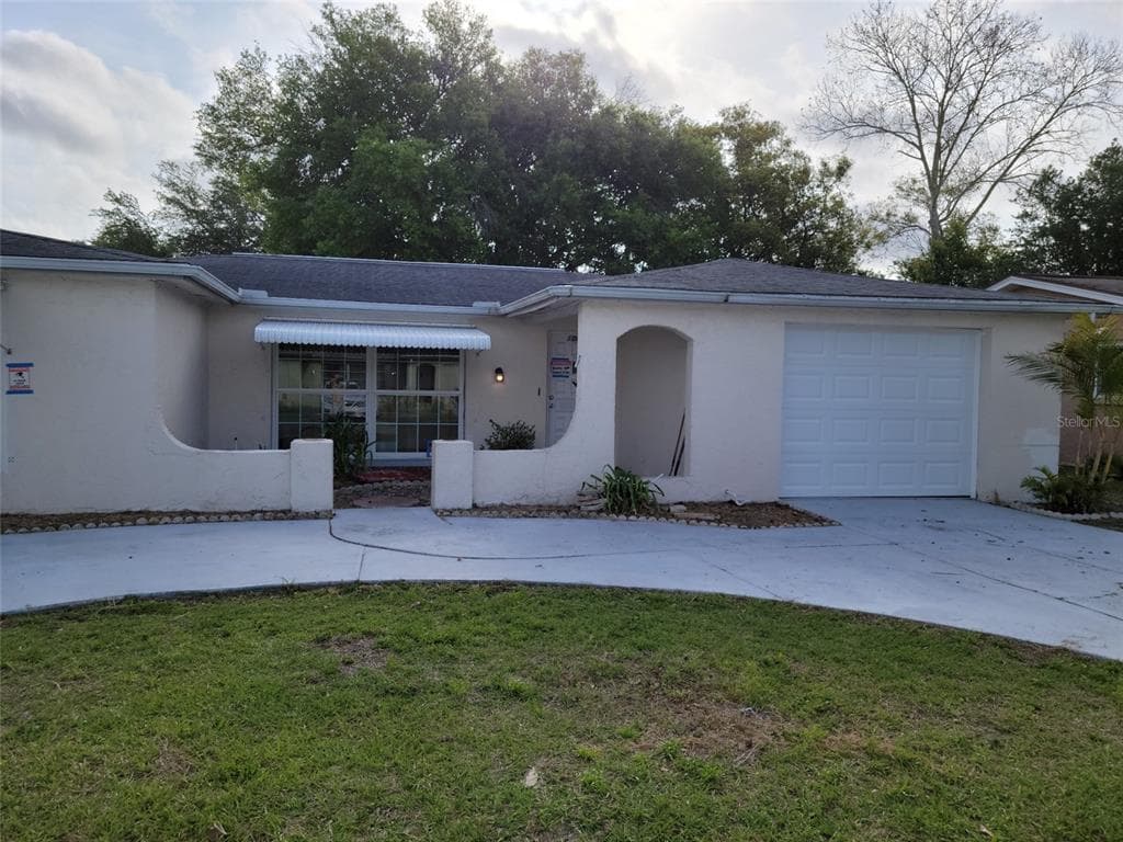 10018 VINEYARD LANE PORT RICHEY, FL 34668